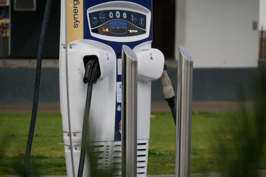 充電樁設(shè)備性能解析：如何選擇合適的汽車充電樁