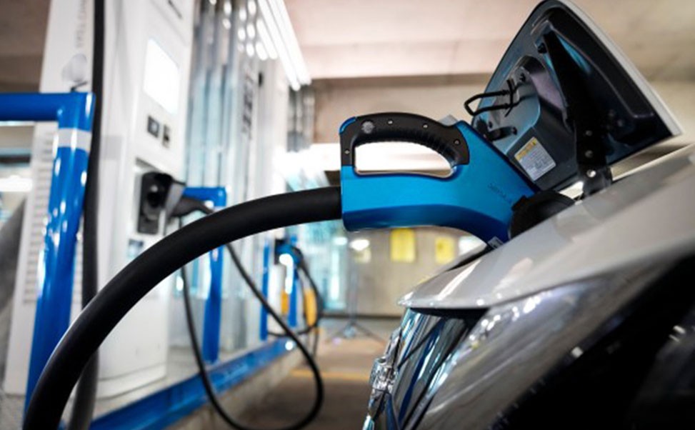 汽車(chē)充電樁技術(shù)創(chuàng)新與市場(chǎng)適應(yīng)性