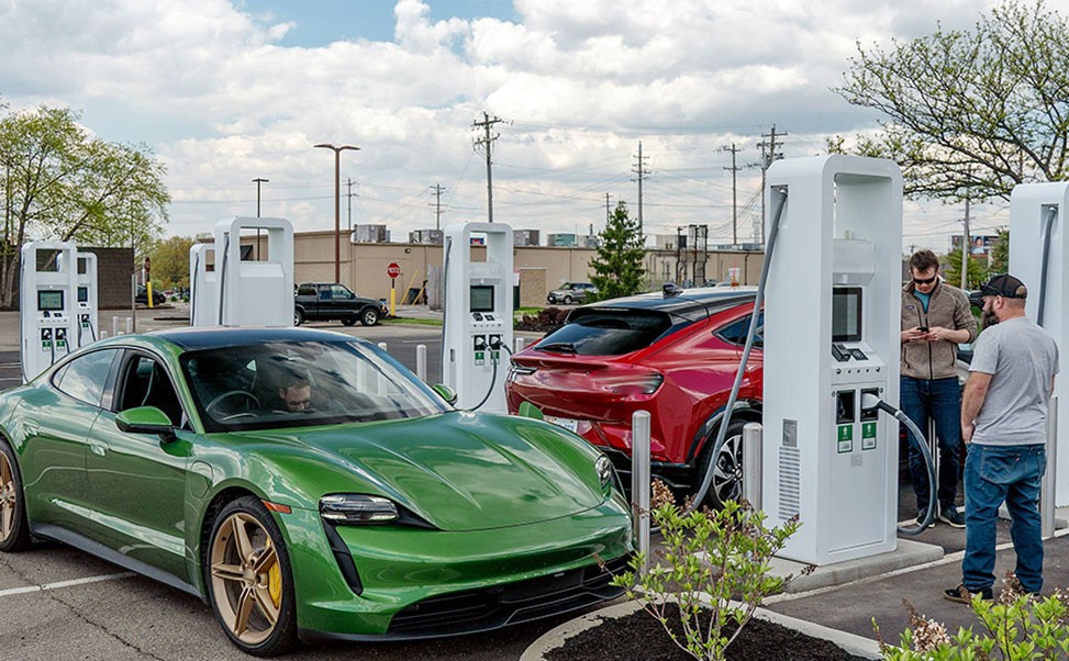 汽車充電樁加盟的市場機(jī)遇與挑戰(zhàn)